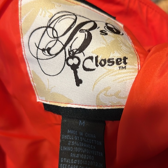 B’s Closet red trench coat size medium - Picture 5 of 5